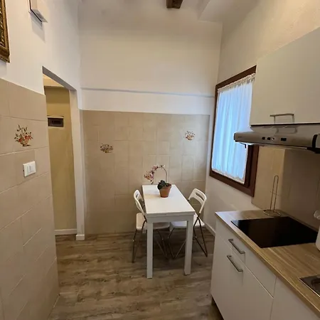 Apartment Cozy Close To Biennale Of